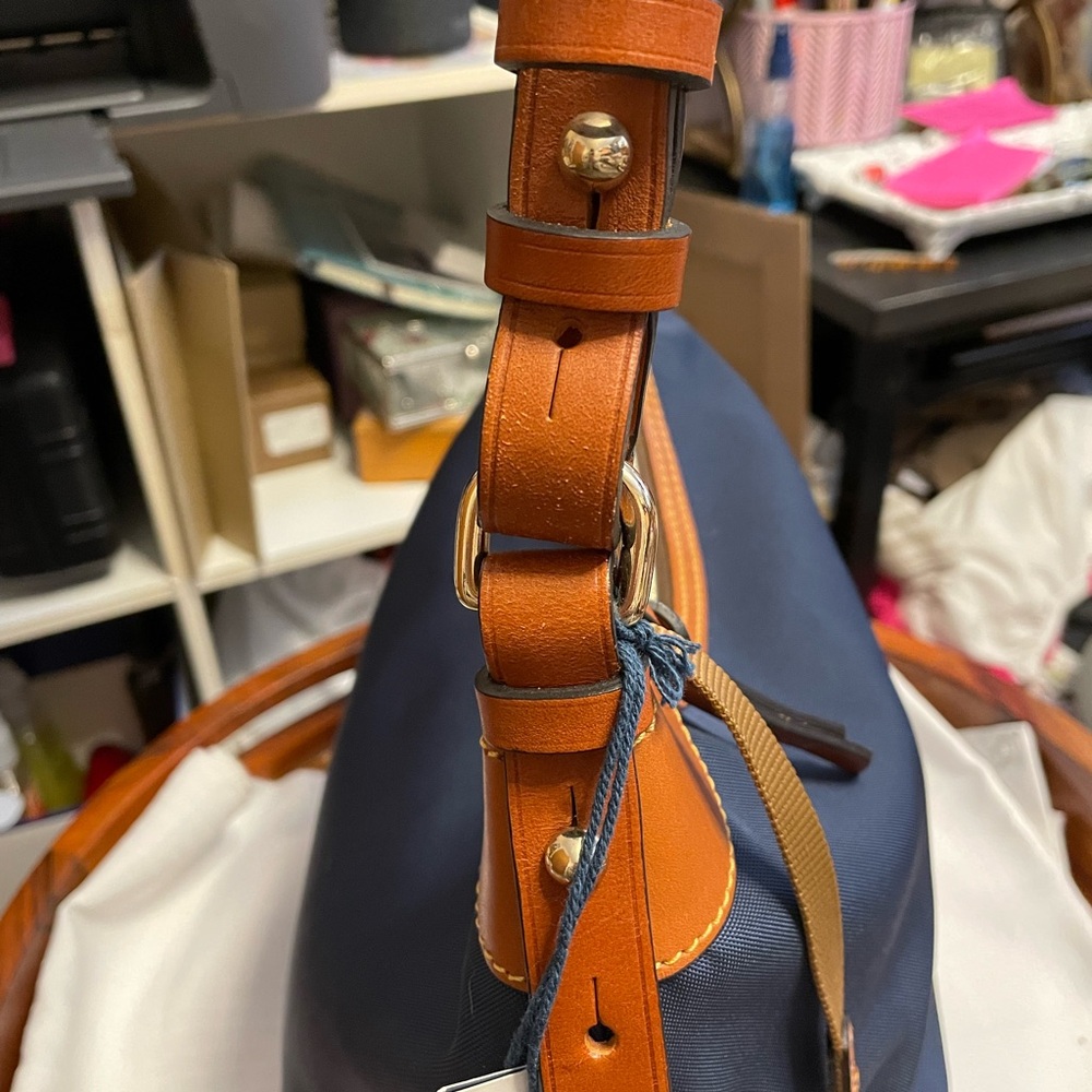 NWT  Dooney & Bourke Navy Shoulder Bag - Picture 5 of 12